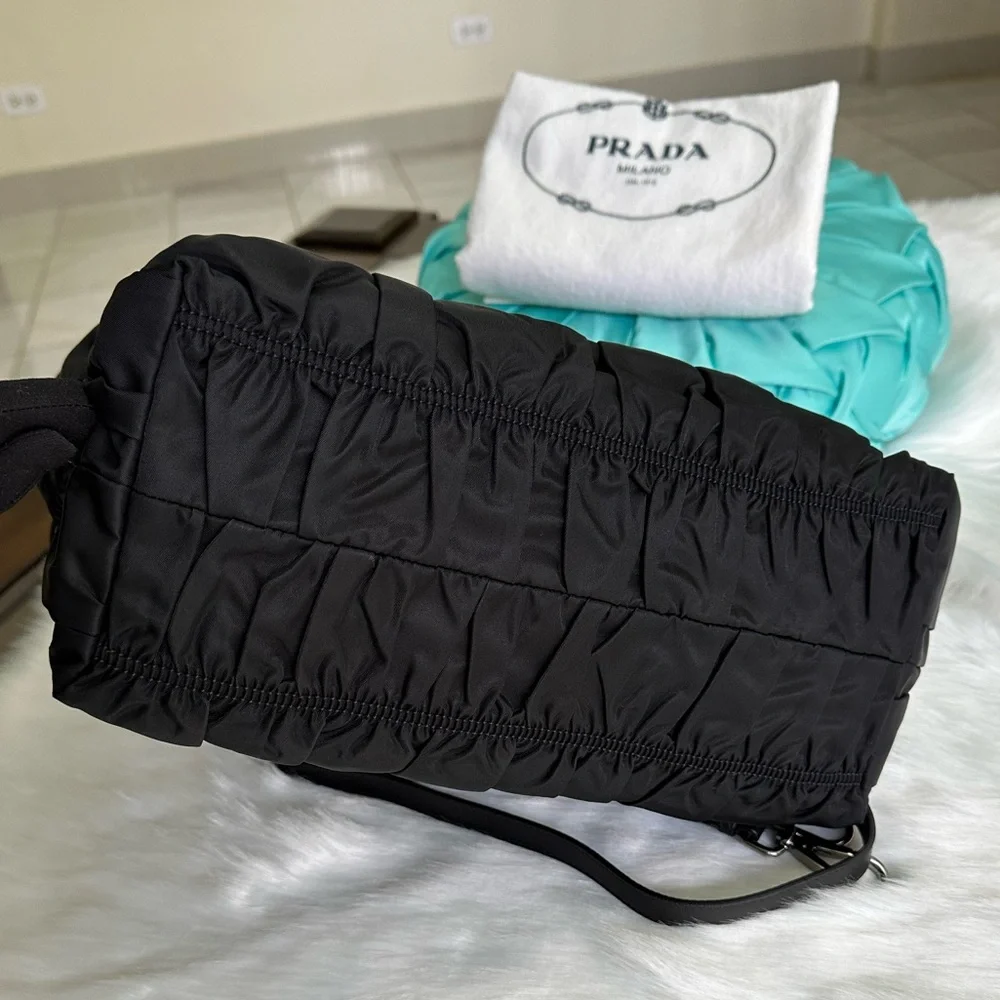 Stunning 2way Black Women's Bag - Picture 8 of 17